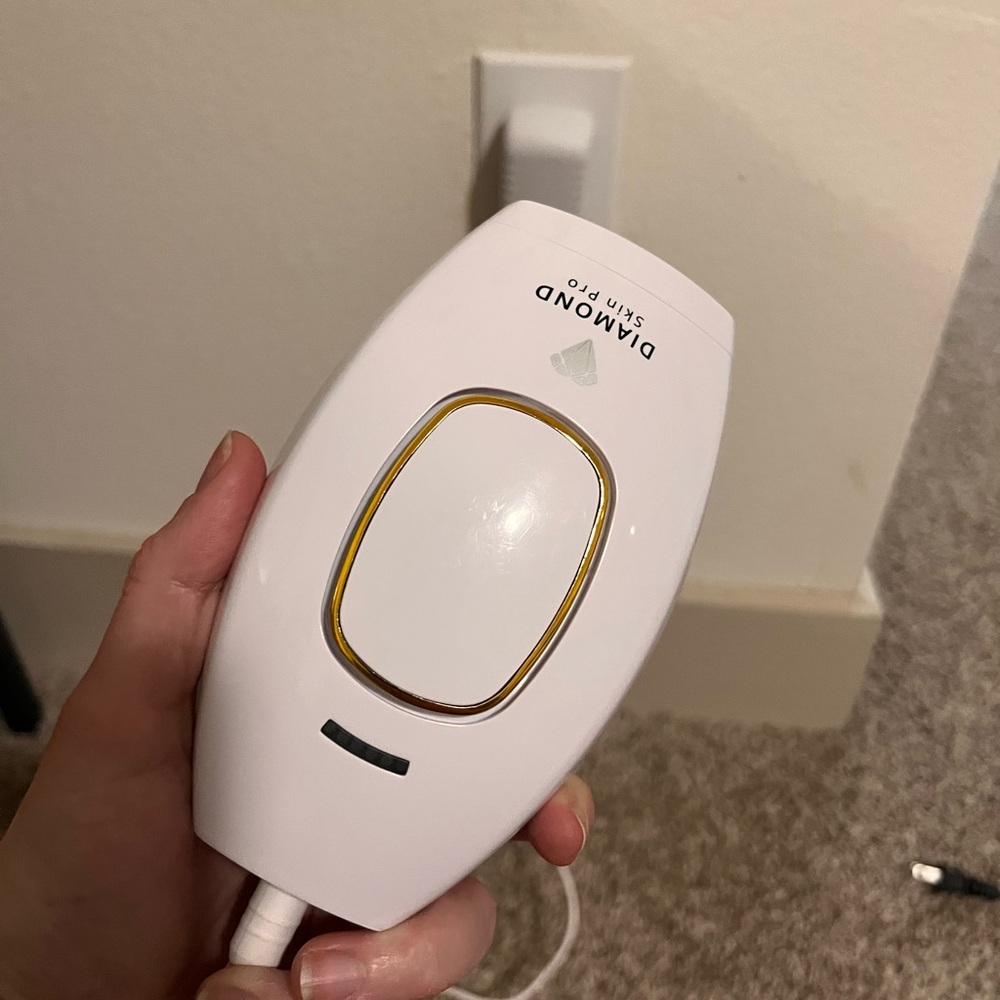 Diamond Skin Pro IPL Hair Removal Device